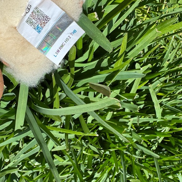 UGG Cory Il Genuine
Shearling Lined Boot- Chestnut Suede size 6.5 - Picture 8 of 12